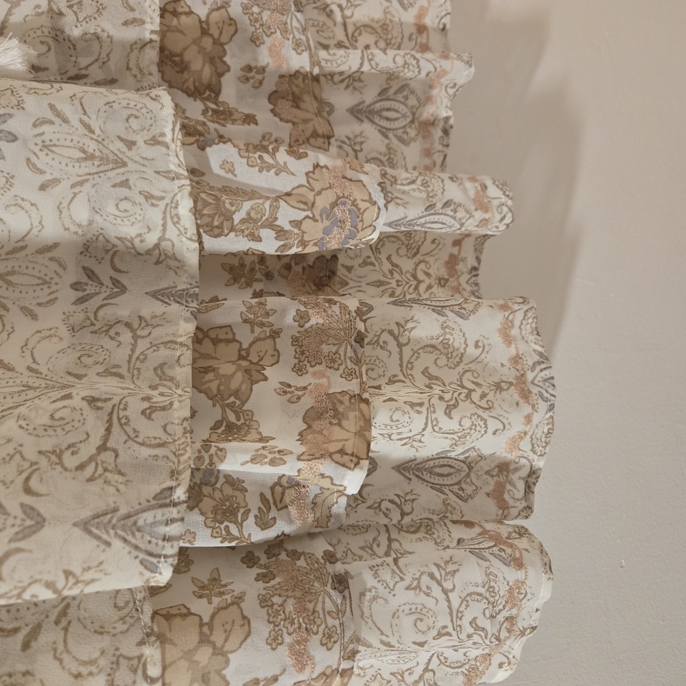 Floral Layered Vintage Dress - Picture 2 of 7